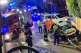 Scontro tra auto, cinque feriti