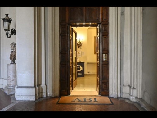 L'Abi in campo contro la violenza economica sulle donne