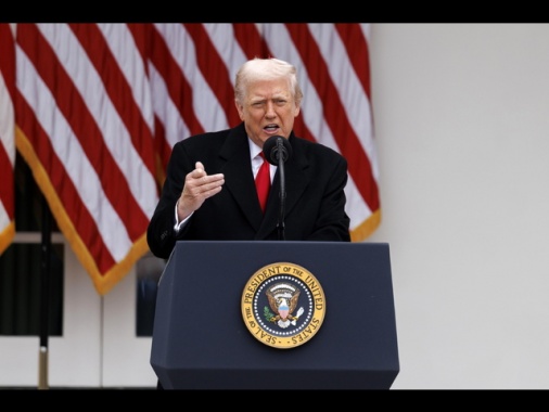 Trump dichiara chiuso lo spazio aereo sul Venezuela