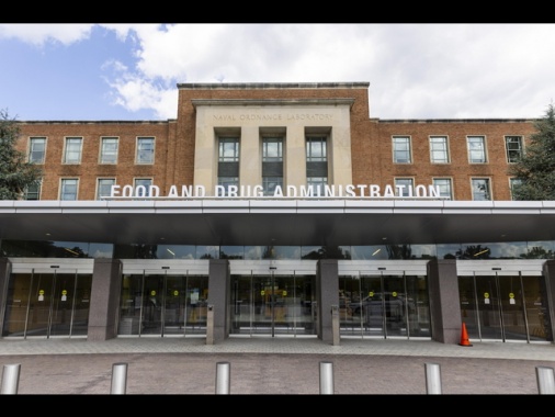 Fda Usa: 'Vaccino anti-Covid ha ucciso 10 bimbi, serve riesame'