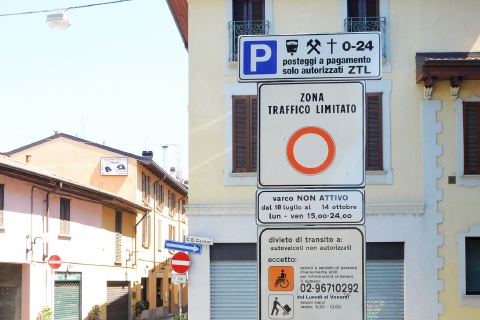 Saronno: caccia all’Audi che ha seminato il panico