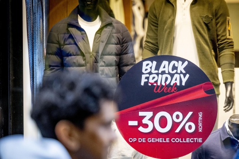 Il Black Friday funziona: ossigeno per i negozi del Varesotto