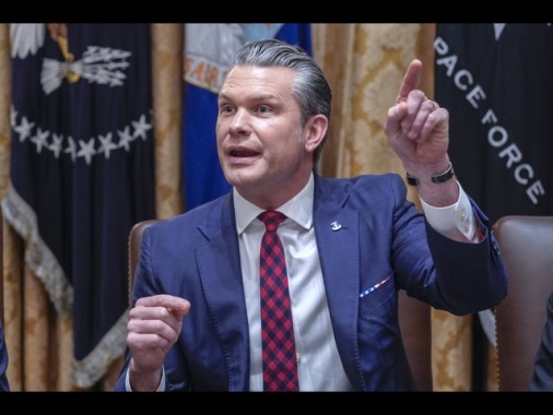 'Hegseth non ordinò di uccidere tutti i sopravvissuti'