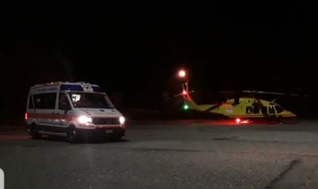 Scontro all’alba: due feriti, arriva l’elicottero a Cuvio