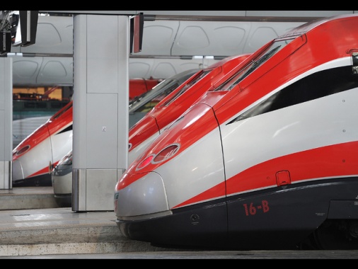 Cadavere sui binari, riaperta la linea Av con ritardi fino a 120 minuti