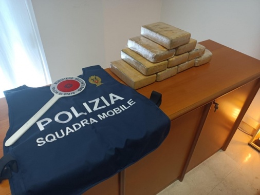 Maxi operazione antidroga in diverse città, 384 arresti