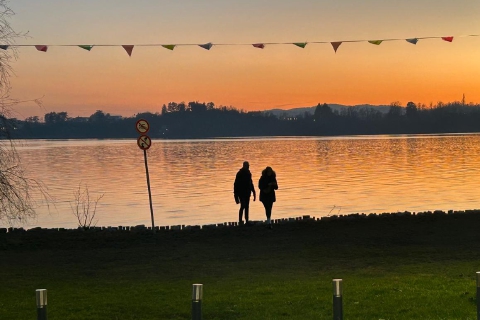 Tramonto arancione sul lungolago di Gavirate