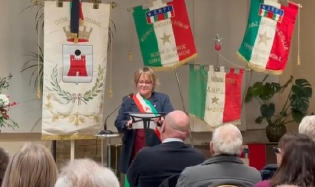 Il discorso della sindaca Ilaria Pagani nella sala del commiato