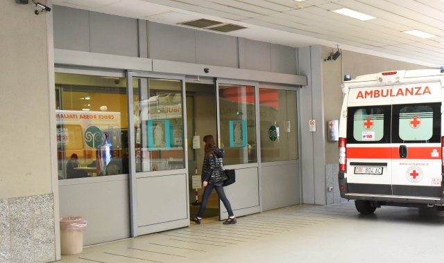 Il carabiniere investito è stato portato al pronto soccorso dell’ospedale di Circolo di Varese