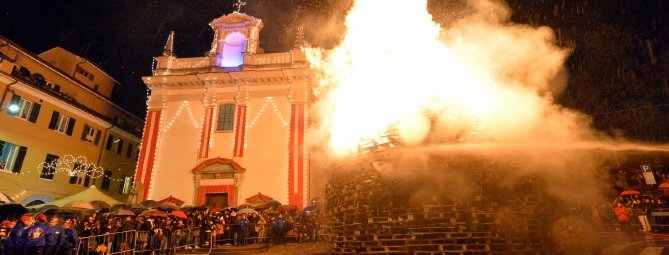 Conto alla rovescia per il falò. Sarà coi fiocchi?