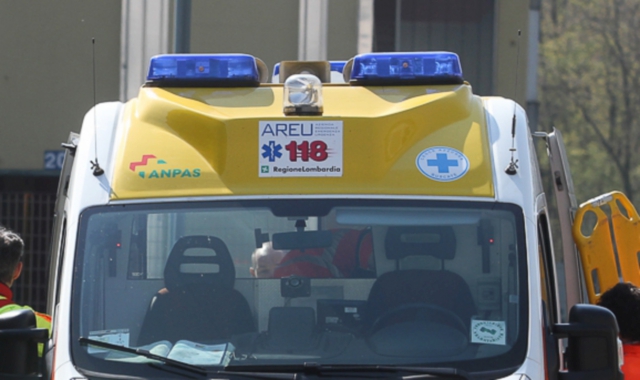 Trovata morta sulla panchina in piazza