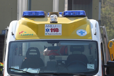 Trovata morta sulla panchina in piazza