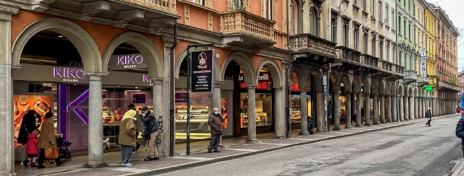 Malore in centro: soccorso in libreria