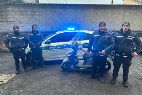 Stanco dei furti, regala il motorino