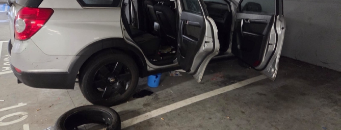 Auto fatta a pezzi al Seprio Park