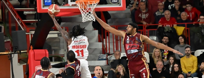 OJM, insostenibile leggerezza. Parte forte, poi Venezia la rimonta