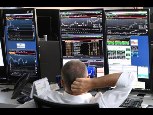 Lo spread tra Btp e Bund chiude poco mosso a 62,8 punti