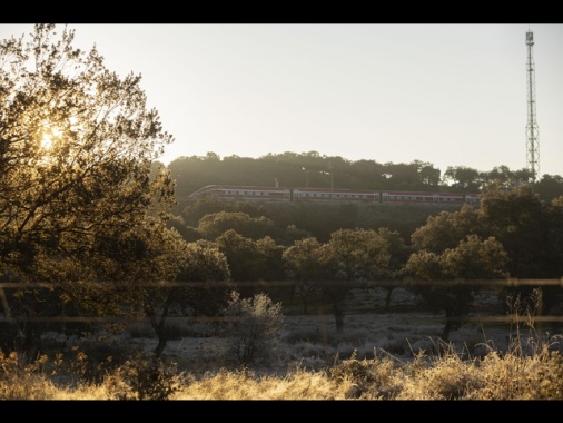 Incidente ferroviario in Catalogna, morto il macchinista