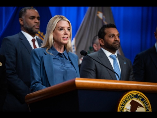 La ministra della Giustizia Usa a Minneapolis: 'Nessuno è sopra la legge'