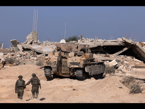 Idf, 'sospettati stavano usando un drone di Hamas, colpita auto'