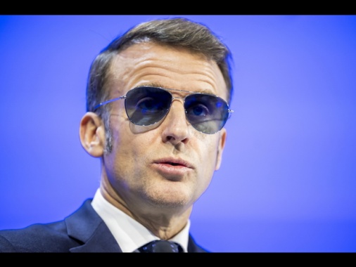 Macron,abbiamo abbordato tanker russo nel Mediterraneo,violazioni intollerabili