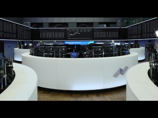 Borsa: difesa in calo con i venti di pace, Fincantieri -8%