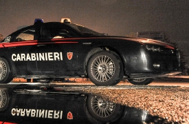 Giovane mamma beve candeggina, i carabinieri la salvano