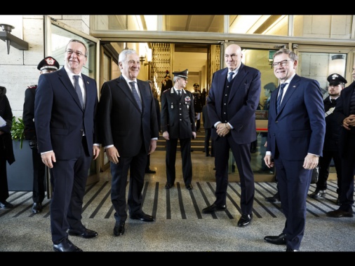 Italia e Germania, 'bene summit su Ucraina ma garantire voce dell'Ue'