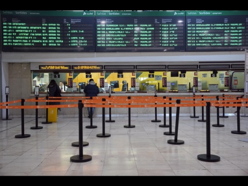 Interrotta per una frana una linea ferroviaria in Catalogna