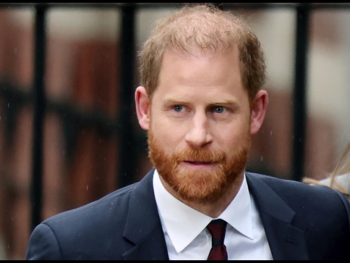 Il principe Harry contro Trump, 'i soldati Gb meritano rispetto'