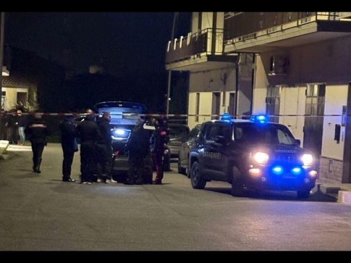 Commercialista uccide la moglie e si suicida in Calabria