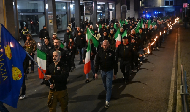 Fiaccole e tamburo per le vittime delle Foibe