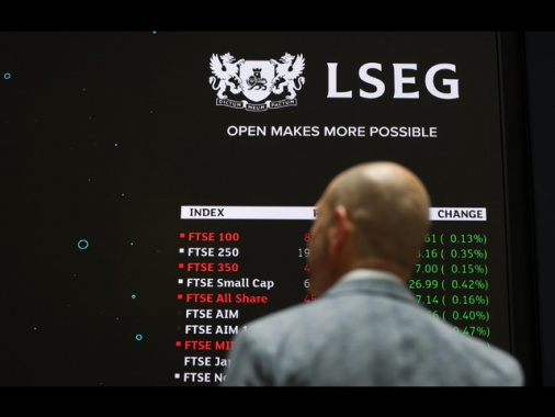 Borsa: l'Europa apre in ordine sparso, Londra +0,4%