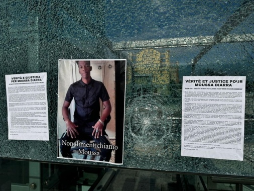 Ilaria Cucchi posta video-choc su uccisione migrante a Verona