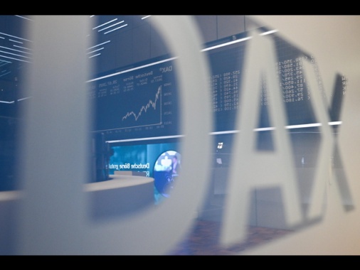 Borsa: l'Europa chiude senza direzione, Parigi +0,06%, Francoforte -0,46%