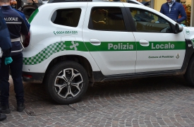 Ruba pile e dentifrici per 700 euro: preso