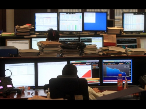 Lo spread fra Btp e Bund scende a 60,9 punti base in avvio