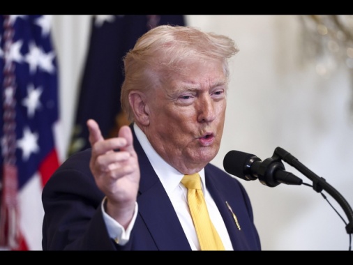 Media, 'Trump valuta attacchi all'Iran questo weekend ma non ha deciso'