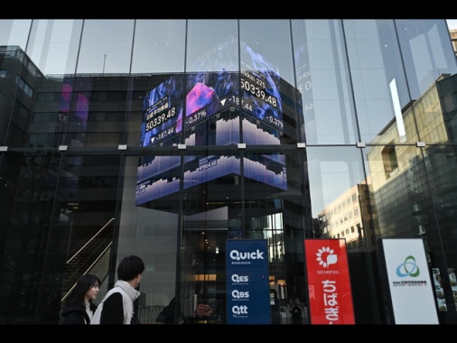 Borsa: Tokyo, apertura in aumento (+0,46%)