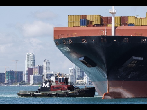 Deficit commerciale Usa nel 2025 a 901,5 miliardi, fra i maggiori dagli anni 1960