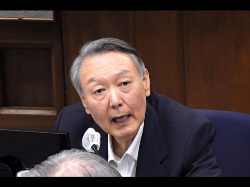 L'ex leader sudcoreano Yoon si scusa dopo la condanna, 'ho causato dolore'