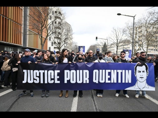 Corteo per Quentin sul posto del linciaggio, 'Adieu camarade'