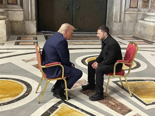 Media, telefonata in corso tra Trump e Zelensky