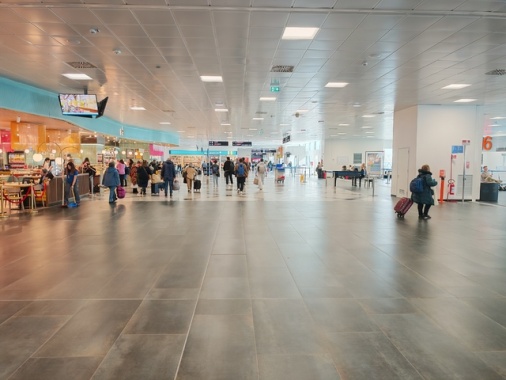 Oggi sciopero di 24 ore del trasporto aereo, cancellati il 55% dei voli Ita