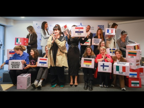La Commissione Ue non darà seguito all'iniziativa sull'aborto sicuro