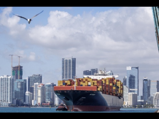 Cala l'interscambio extra-Ue, importazioni (-3,9%), esportazioni (-1,9%)