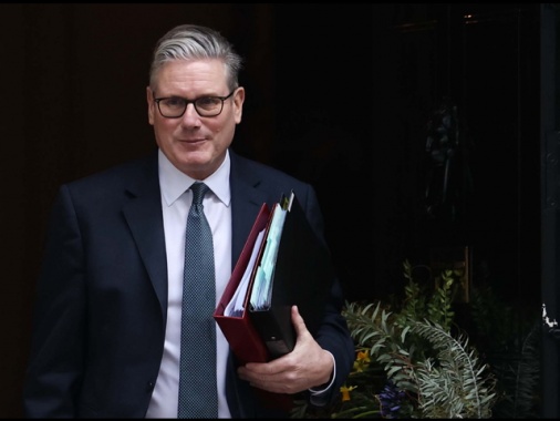 Starmer, 'risultato elettorale molto deludente ma vado avanti'