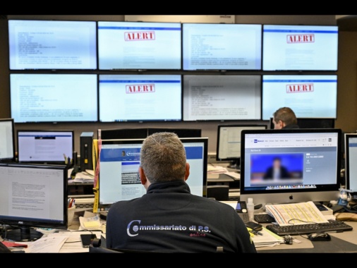 Triplicate le imprese che adottano l'IA ma sono ancora solo il 18%