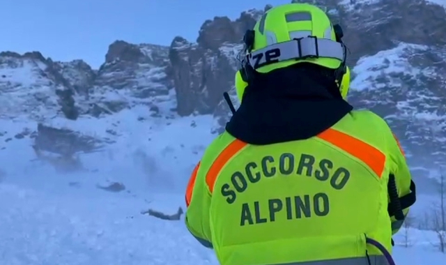 Le operazioni di soccorso sono state al momento sospese (foto Archivio)