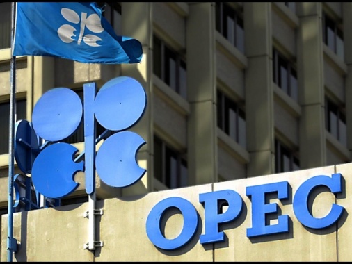 Opec+ aumenta la produzione di petrolio, 'impegno per la stabilità'